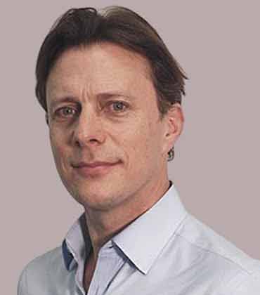 Ian Plummer Ian Plummer